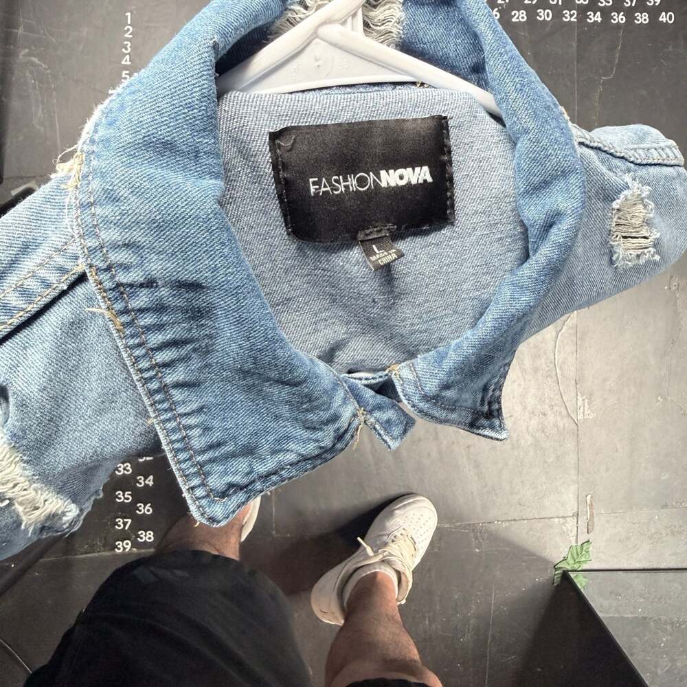 Fashion Nova Long Distressed Denim Jacket Size L - Picture 3 of 4